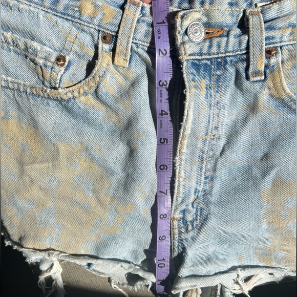 Distressed Levi High Waisted 550 Shorts - Picture 9 of 10